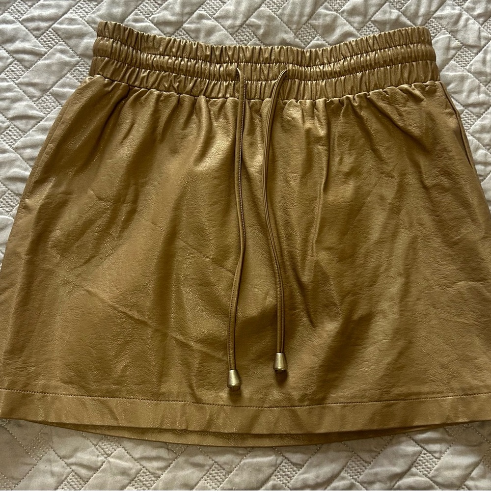 Le Lis Metallic Tan Mini Skirt
